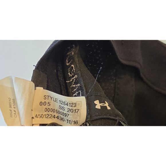 Under Armour Classic Fit Black Baseball Cap Hat Fitted Size MD/LG - Picture 3 of 4